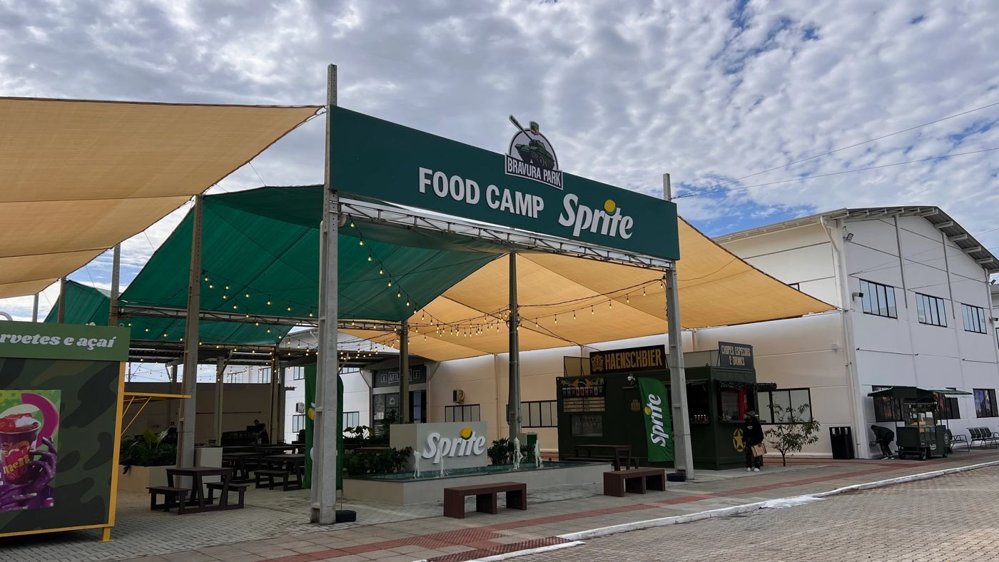 Entrada do Food Camp, a praça de alimentação do parque